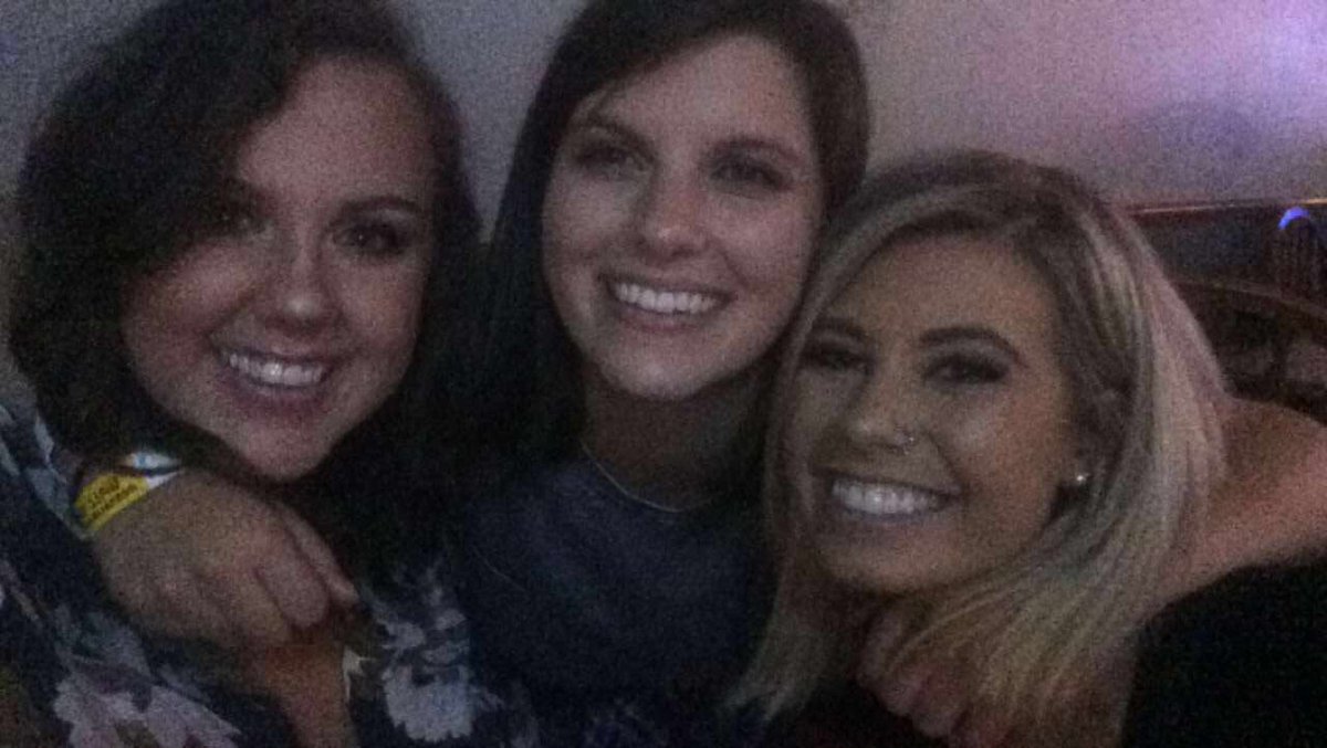 Jessa_Hunt's tweet photo. I’m going to miss Murfreesboro, but I’m going to miss these girls more. The last two years have been so much fun thanks to all of you. I miss you so much already. Thanks for struggling with me ❤️❤️❤️❤️ @haleyparker_11 @MelanieMook1 @_KarolinaXoxo + Emmy + Natalee https://t.co/9Bi2lyKvW9