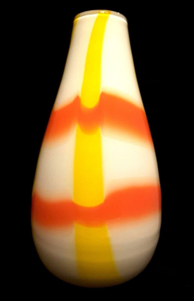 Seraphimslair's tweet photo. Stylish~Modern~#Vintage~#Retro~Pop~#Art Glass~Red~Yellow~White~Vase~13.25"H~2.7KG
https://t.co/zIBgwQjDSa
#Seraphimslair's #GlassShack &amp; #PotteryBarn has the perfect #Gift for #Xmas in #July #ChristmasInJuly #XmasInJuly #Jewelry for your #airbnb #home #USA #UK #Londonislovinit🌸 https://t.co/zXXDbcjE27