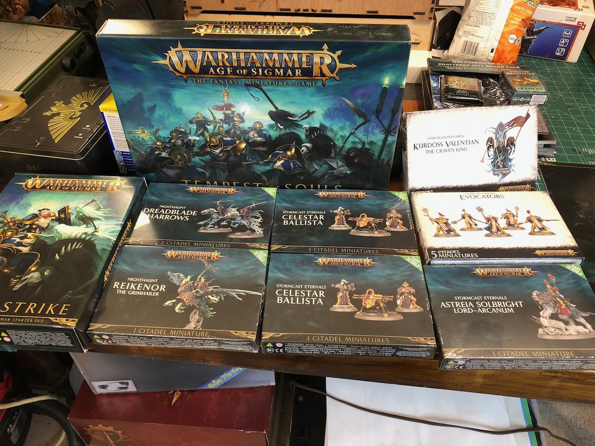 billcastello's tweet photo. Went in for a bottle of paint… aw Bull$h1t, I went in to get this amazing plastic crack…. Ordered Kill Team too. Supposed to be editing a podcast. J/k Patreons have it, world gets it tomorrow. #GoldenAgeofGamesWorkshop. #rb50th #IreadAoS https://t.co/RoWfaHuT2M