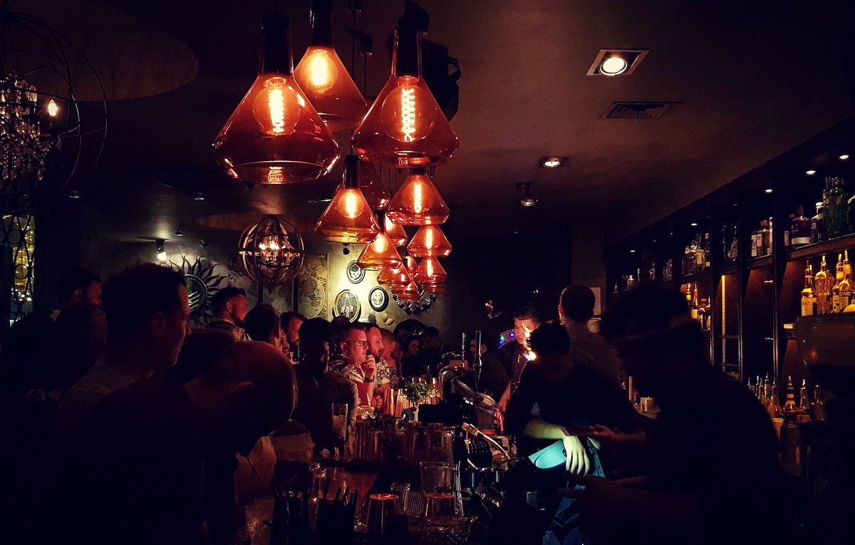 DJ_Corinne's tweet photo. Top night Djing at @alunauk!!
#Harbourfest #bristol #harbourfestival #dj #ambientshot #packedbar #bargrooves #housevibes https://t.co/42klhh4xCq