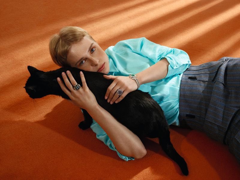 NewYorkModels's tweet photo. CATS 🐈 #SteffiCook poses in fresh summer fashion alongside furry feline friends for @szmagazin Style  🇩🇪 #SS19 #NYMMWomen #Caturday #Cats https://t.co/PPQIeE93qj