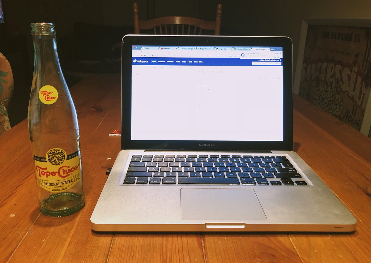 MrJTJohnson's tweet photo. Day 4: This may be a last minute photo but I got distracted with work. Still drinking that @TopoChicoUSA though.
#TopoChico #365photochallenge #houstonmarketer #latenightwork https://t.co/BV7D9qVMbp