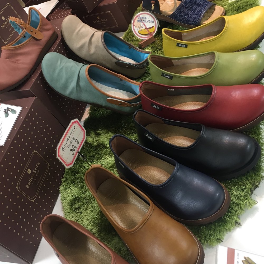 株式会社山形屋 神戸ベル やさしい靴工房 ベル ソファ 開催中 7 26 木 まで最終日17時終了 1 6f エスカレーター横 こだわりの日本製 格別な履き心地 愛らしいデザイン 卓越した機能性 軽くて履きやすい ベル の靴が今年も山形屋に 株式会社山形屋 神戸ベル やさしい靴工房 ベル ソファ 開催中 7 26 木 まで最終日17時終了 1 6f エスカレーター横 こだわりの日本製 格別な履き心地 愛らしいデザイン 卓越した機能性 軽くて履きやすい ベル の靴が今年も山形屋に