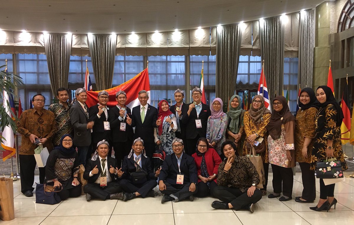 indonesiatehran's tweet photo. Congratulations to Indonesian team for winning 4 silver medals on International Biology Olympiad. Proud to be there witnessing their great achievements 🇲🇨 @Kemlu_RI @diplik_kemlu @Kemdikbud_RI @octavino #IBO #IndonesiaBangga #Indonesia https://t.co/2uRSfbzQIt