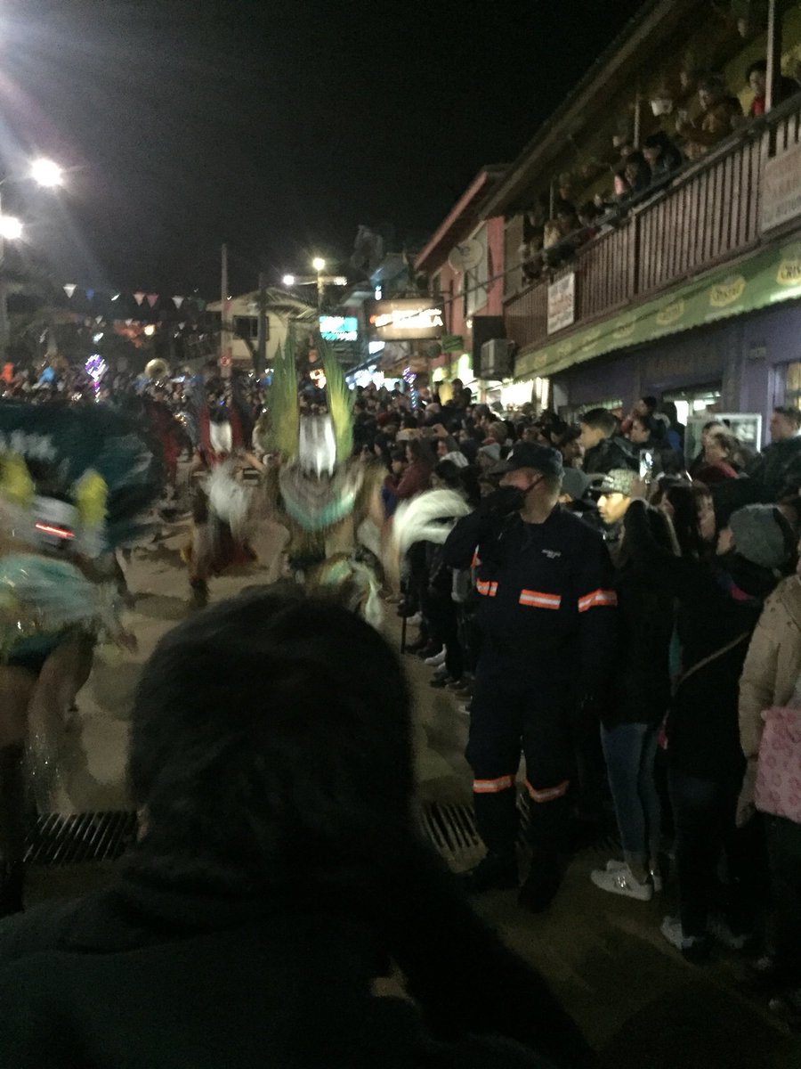 dc_quintero's tweet photo. Hoy personal de la Defensa civil de Quintero prestando apoyo al servicio de la Fiesta de San Pedro en la comuna de Puchuncaví localidad Horcón gracias a todo los voluntarios que participaron en el servicio 💪🏻 https://t.co/zE97fGKjTg