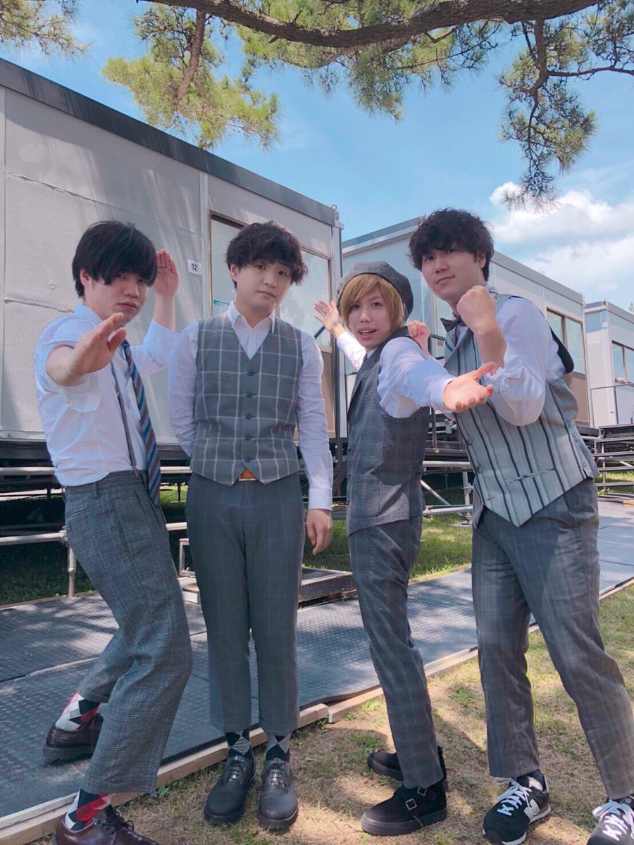 NUMBERSHOT_'s tweet photo. 【MEMBER SHOT 2018】

このあと14:20〜のぼせもんステージに登場するOfficial髭男dismさんよりお写真を頂きました！ありがとうございます！😊

確実に盛り上がりますね！！今からのぼせもんへ行きましょう〜！🏃‍♂️💨

#髭男 #NS2018 #NUMBERSHOT
#MEMBERSHOT https://t.co/8wTVAquuxN