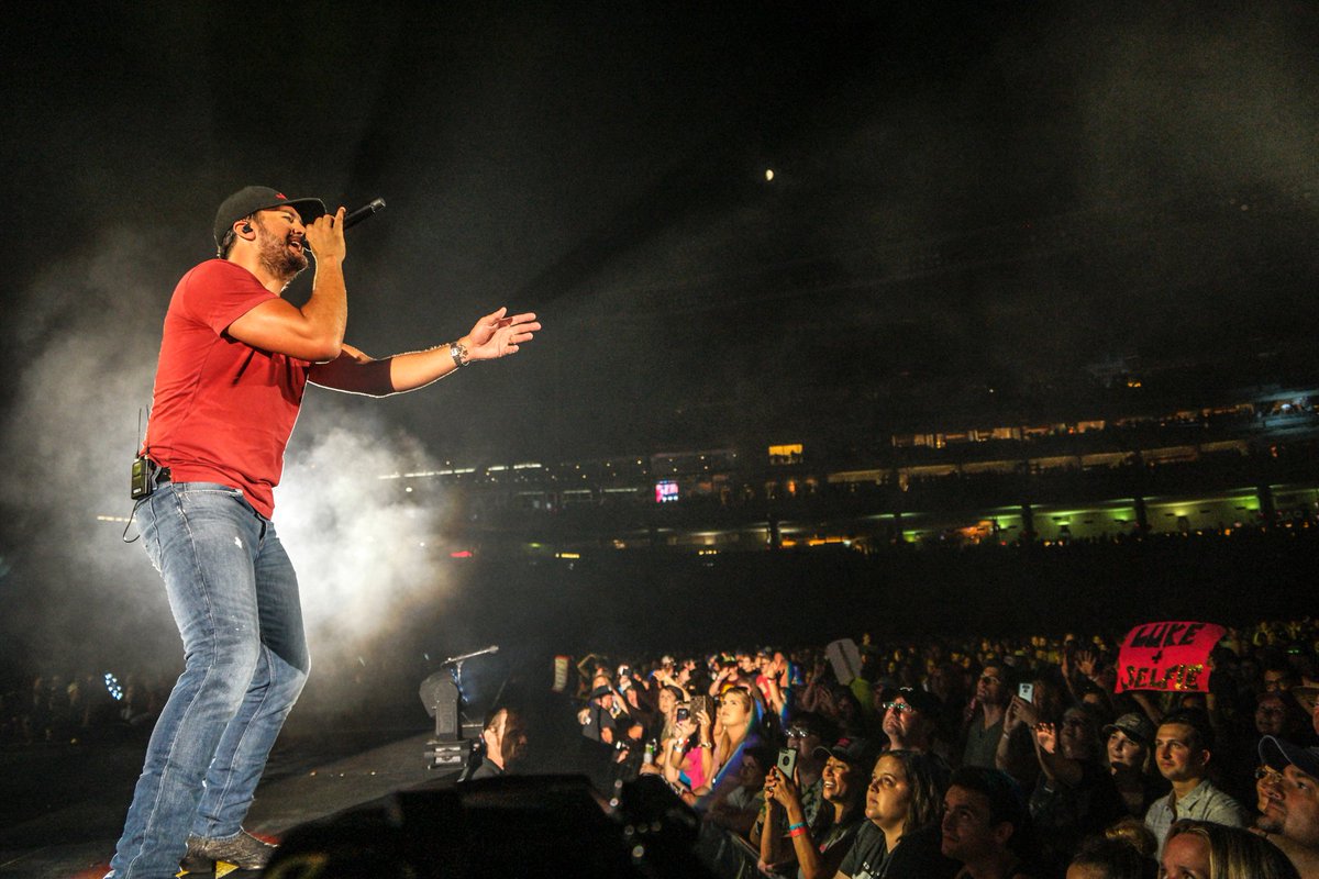 Minneapolis you were amazing #WhatMakesYouCountryTour