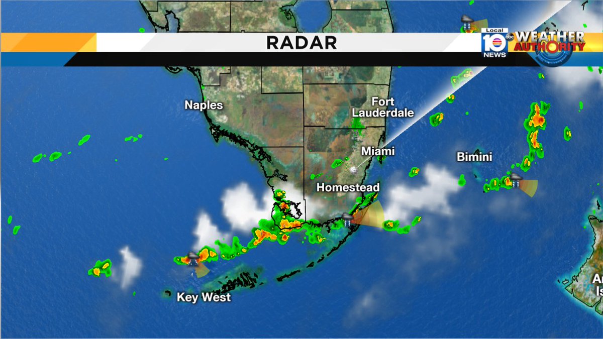 Radar looking a bit more active this morning.  Tune in to Local 10 for your Sunday forecast! #miami #FLL #FLkeys https://t.co/JbSsxAKDWY