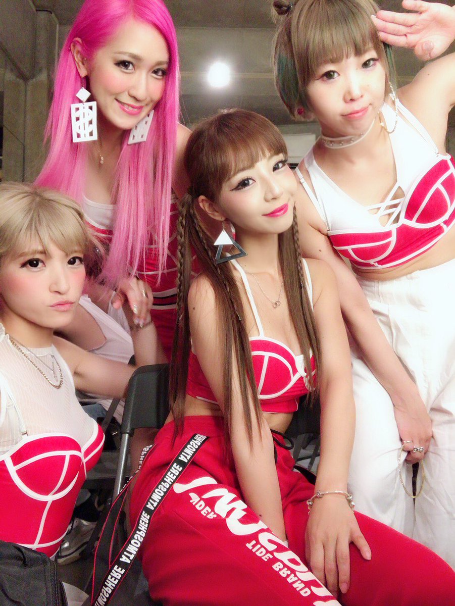 snowsnow_yuki's tweet photo. 本日六本木CLUB INSPIRE足を運んで下さった皆様本当に本当にありがとうございましたぁ!!
物販にもたくさん会いに来て下さって本当に嬉しかったです😭😭😭💓
ありがとうございます!大好きです!
#HugMee #clubinspire #morphtokyo #HugMeeyuki #Thankful https://t.co/6d7BO6VlnH