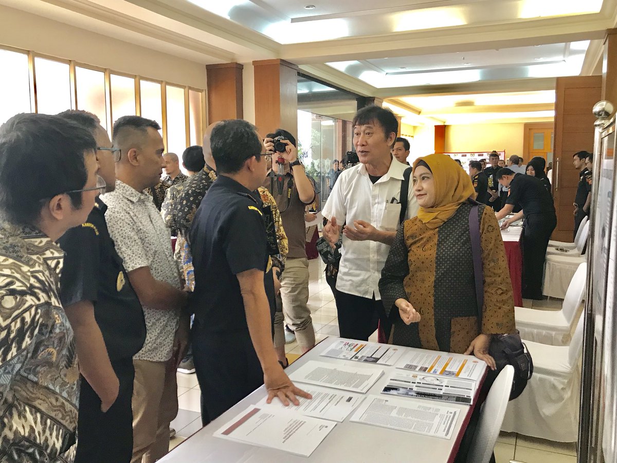 2. rendah resiko dan upaya mengurangi dampak buruk terhadap kesehatan khususnya penyakit akibat merokok. YPKP bersama organisasi kesehatan dan asosiasi vape bekerjasama membentuk koalisi yang bernama Koalisi Indonesia Bebas Tar (KABAR)