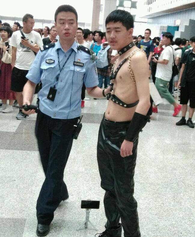 ㅋㅋㅋㅋㅋㅋㅋㅋㅋㅋㅋㅋ이번중국 코스행사 3컷만홬ㅋㅋㅋㅋㅋㅋ