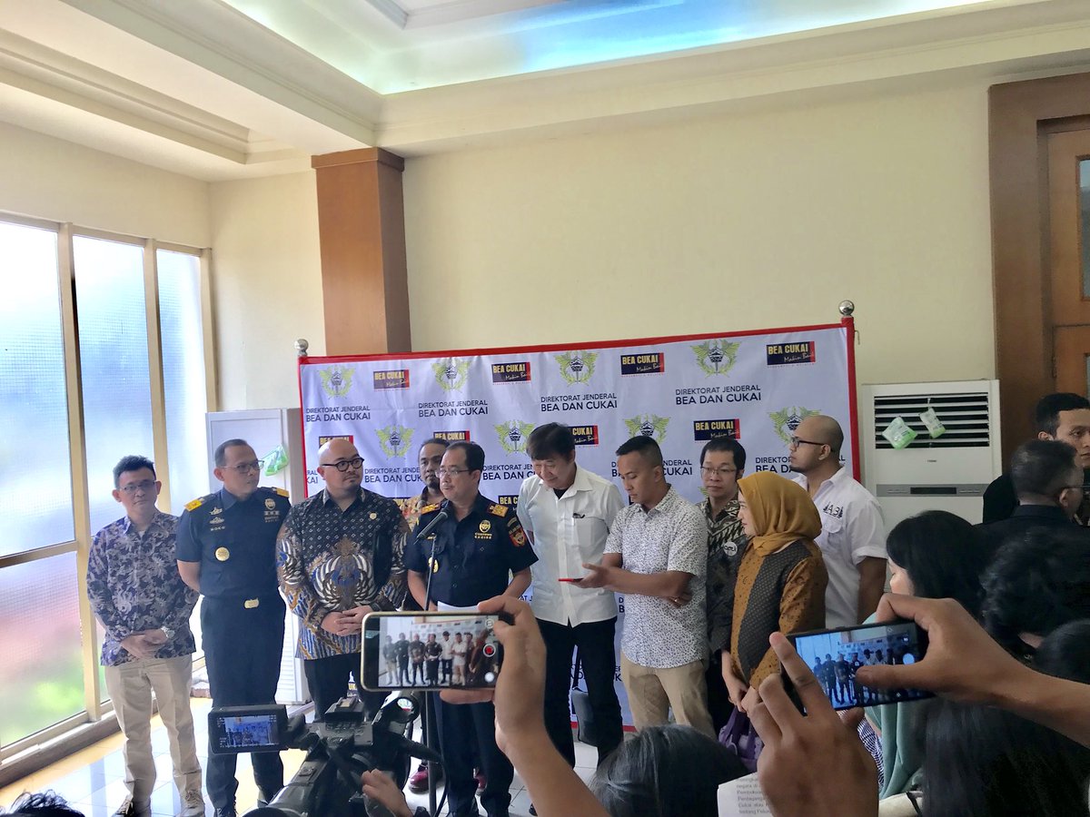 Bertujuan untuk memberikan edukasi kepada masyarakat tentang bahaya tar bagi kesehatan dan meluruskan kesalahpahaman yang berbahaya bukan nikotinnya melaikan tar dari hasil pembakaran tembakau.
#YPKP #Indonesia #Cukai #Vape #HarmReduction