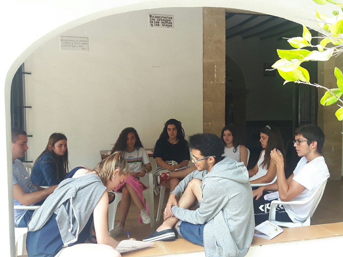 convimarcha's tweet image. Durante la mañana, cada grupo, está preparando la Eucaristía.