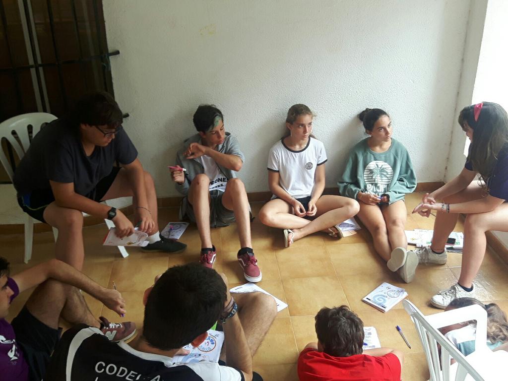 convimarcha's tweet image. Durante la mañana, cada grupo, está preparando la Eucaristía.