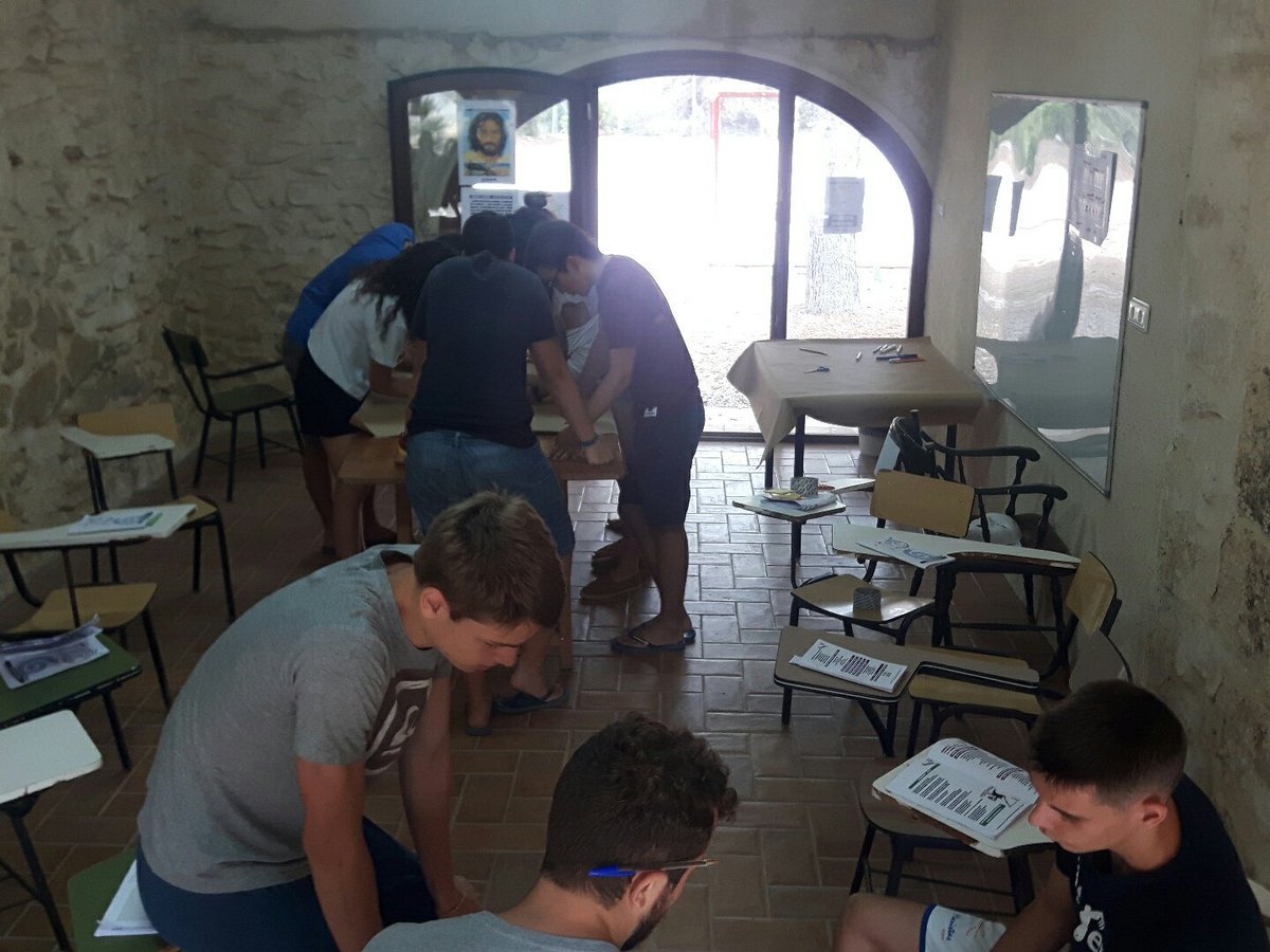 convimarcha's tweet image. Durante la mañana, cada grupo, está preparando la Eucaristía.