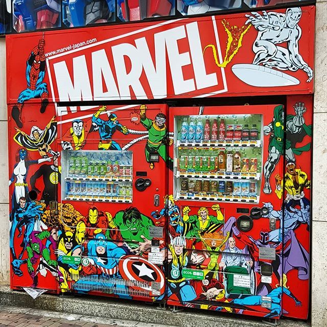 damonx's tweet photo. Ce distributeur de boissons 🔥🔥🔥
#marvel #ueno #comicbooks #japan #japon #travel #tokyo #travelphotography #marveljapan https://t.co/FteFPom0nf https://t.co/9RXbocbO1m