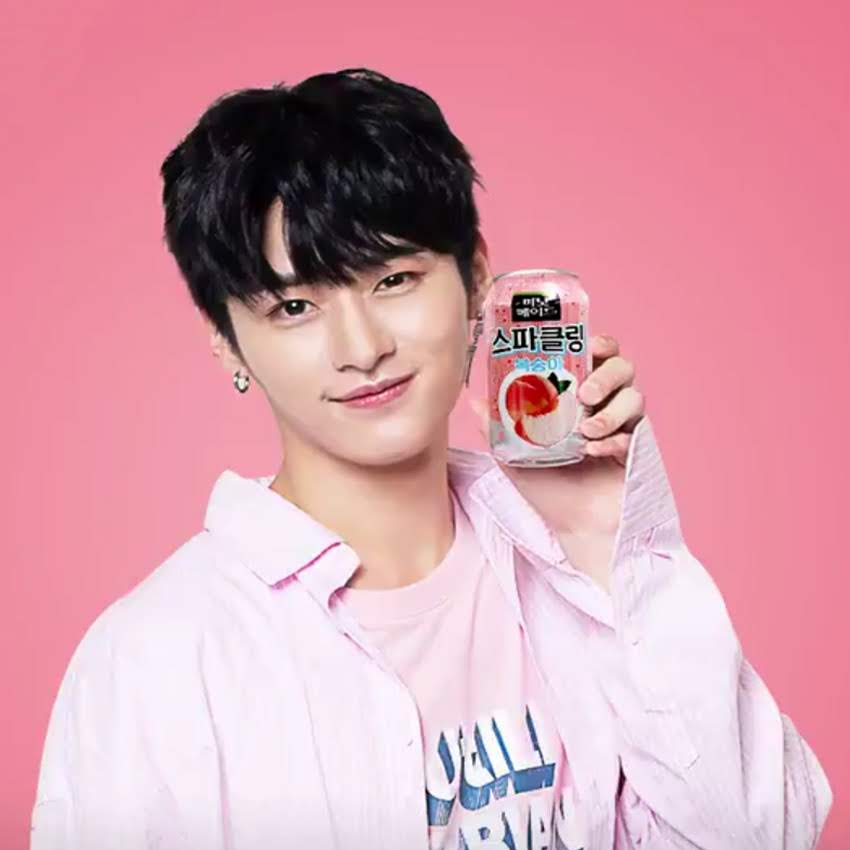 DKpoplayouts's tweet photo. #delamakpoplayouts #StrayKids #LEEKNOW #hyunjin #ChangBin Kpop Layout Stray Kids Matching 6 icons pink pantone LeeKnow Hyunjin Changbin 
© and rt if saved or used^^ [1/2] https://t.co/sZcKhcHnBp