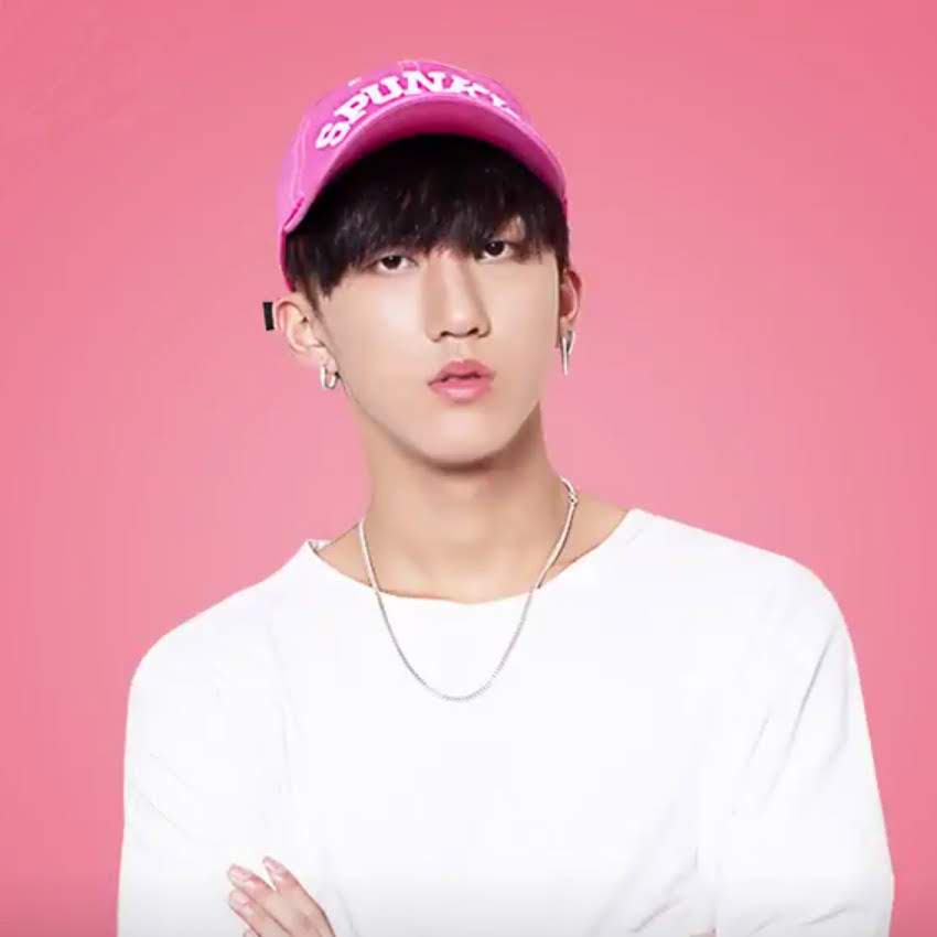 DKpoplayouts's tweet photo. #delamakpoplayouts #StrayKids #LEEKNOW #hyunjin #ChangBin Kpop Layout Stray Kids Matching 6 icons pink pantone LeeKnow Hyunjin Changbin 
© and rt if saved or used^^ [2/2] https://t.co/8LGJgDZ8iE