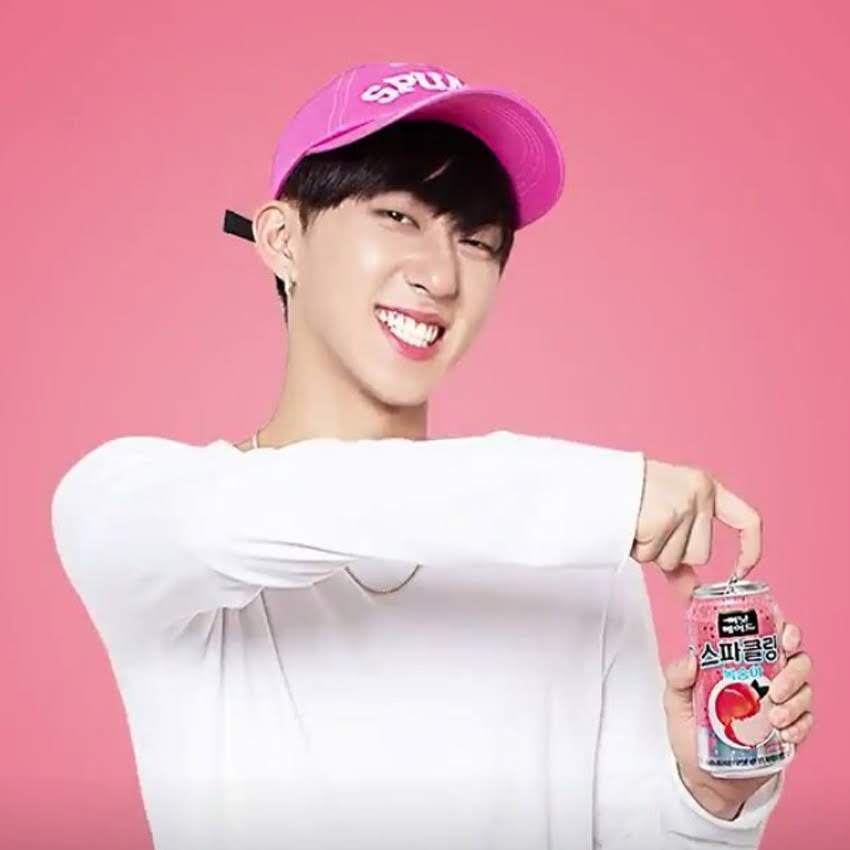 DKpoplayouts's tweet photo. #delamakpoplayouts #StrayKids #LEEKNOW #hyunjin #ChangBin Kpop Layout Stray Kids Matching 6 icons pink pantone LeeKnow Hyunjin Changbin 
© and rt if saved or used^^ [2/2] https://t.co/8LGJgDZ8iE