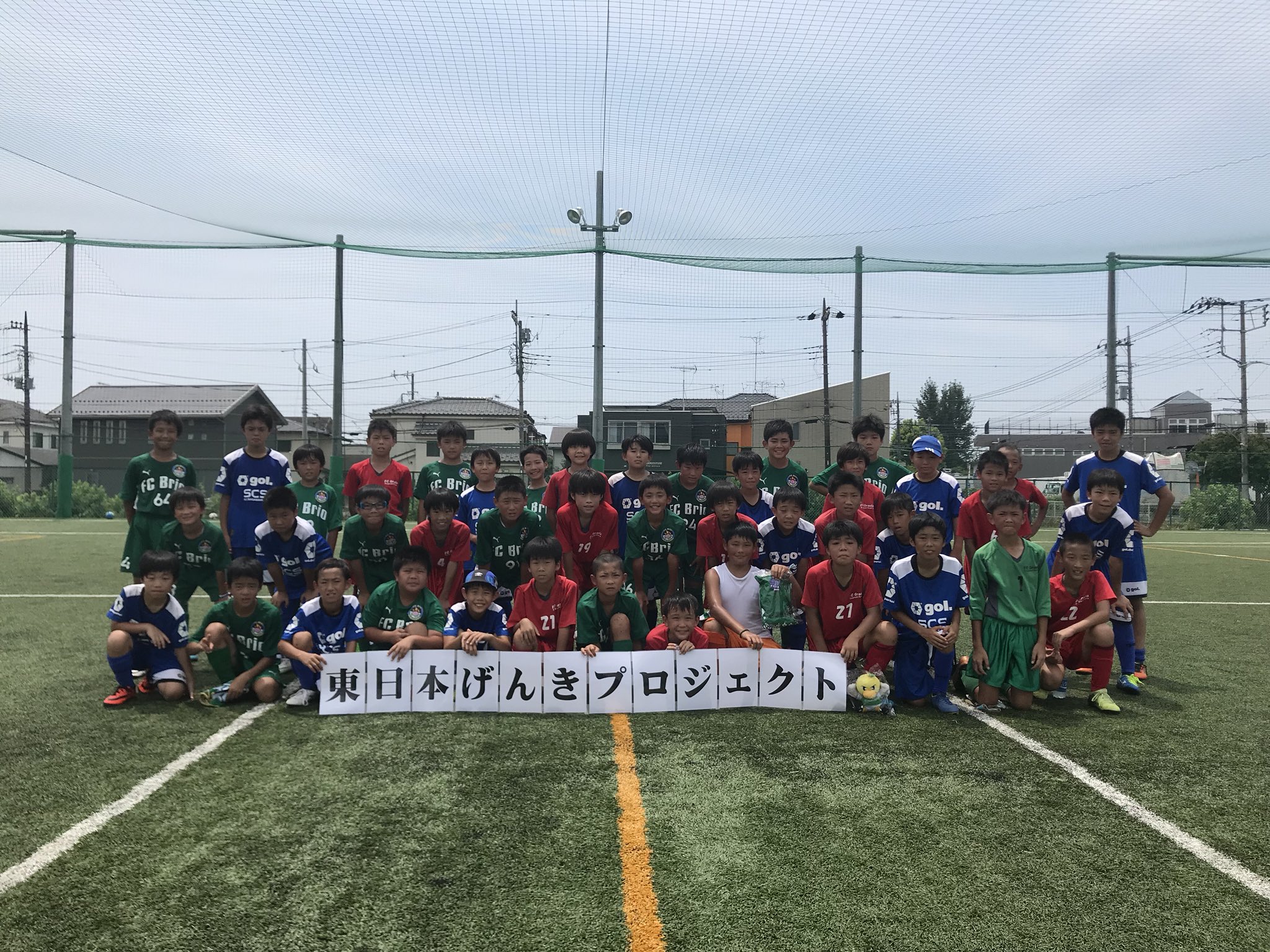 Sc相模原サッカースクール 東日本げんきプロジェクト2日目 Fcブリーオ須賀川の選手たちを迎え 本日はファンタジスタ相模原フットサルパークにて Fcグラシア相模原の選手たちも一緒に交流試合を楽しみました 最後にはミックスチームで総当たりリーグ戦