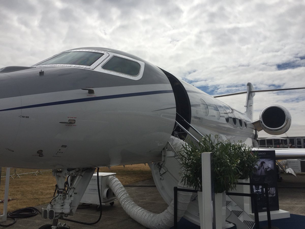 rhys_parker's tweet photo. If I’d gone down the NetJets route after leaving Aunty Betty’s Flying Circus, I guess this would’ve been my world...#bizjet #threeholer https://t.co/4UAwh3l35B