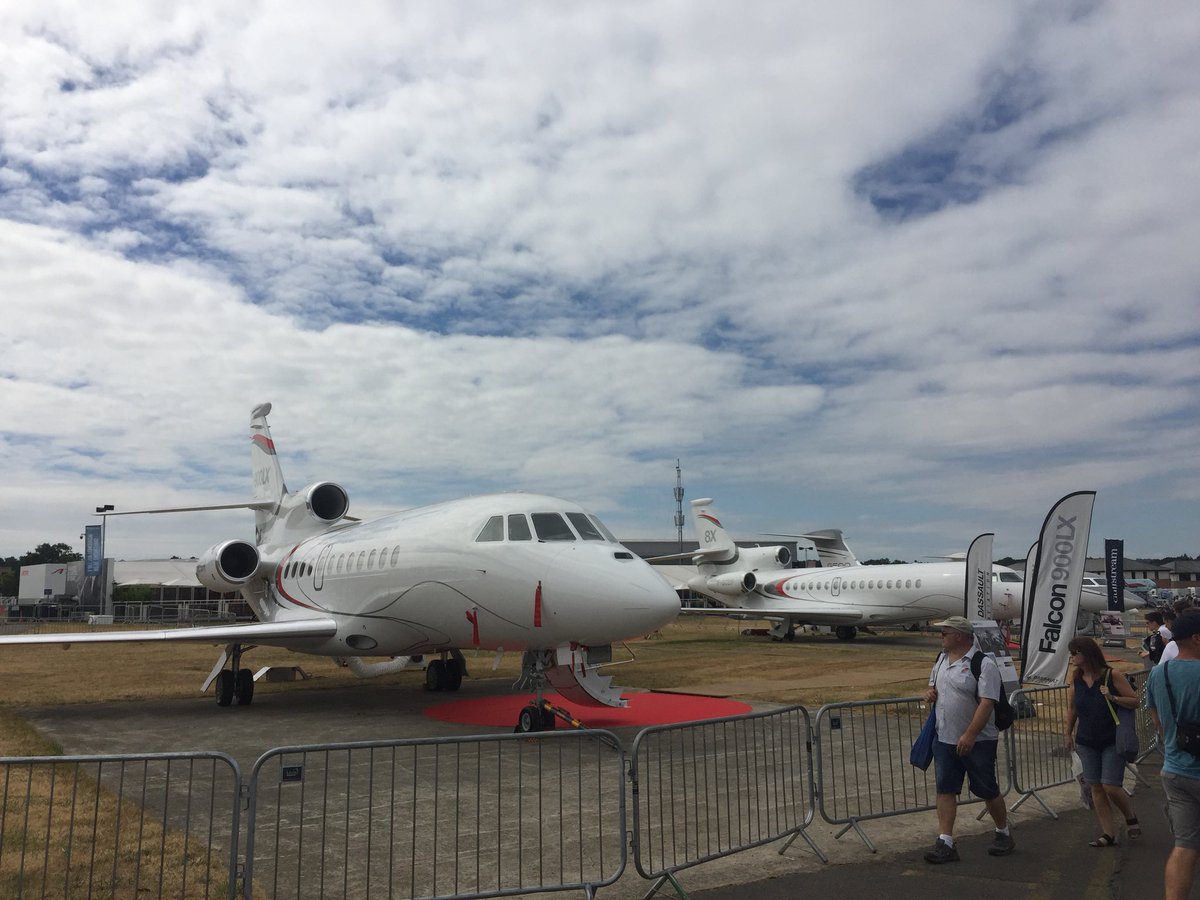 rhys_parker's tweet photo. If I’d gone down the NetJets route after leaving Aunty Betty’s Flying Circus, I guess this would’ve been my world...#bizjet #threeholer https://t.co/4UAwh3l35B