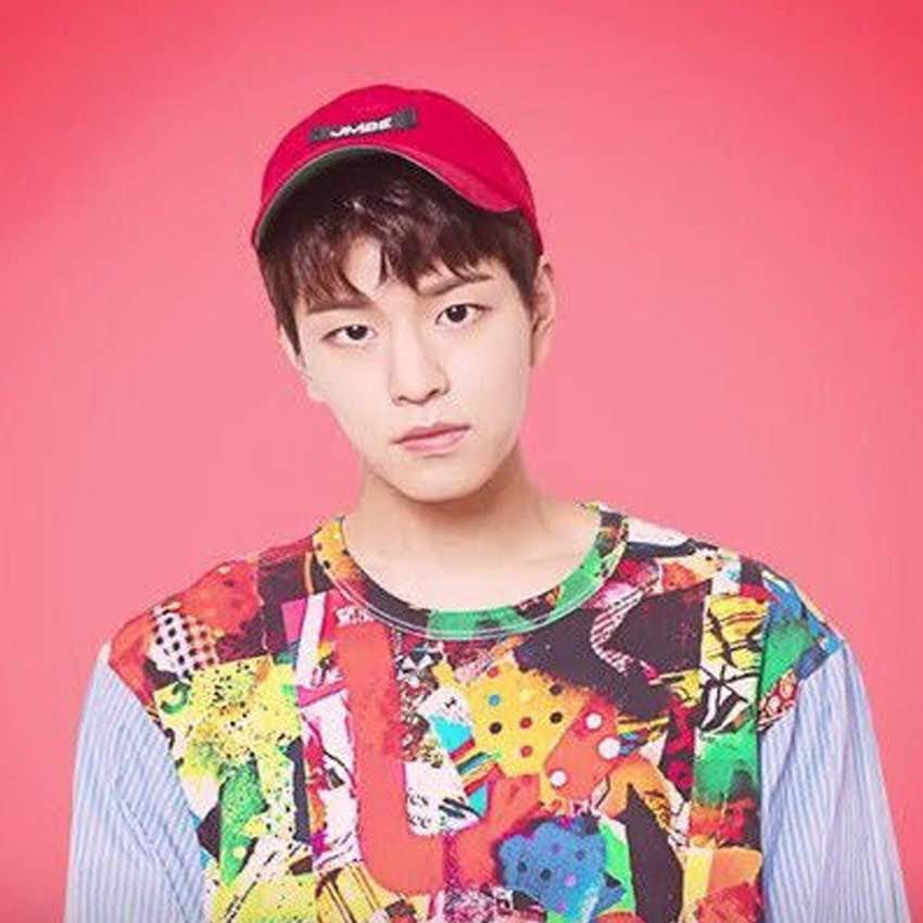 DKpoplayouts's tweet photo. #delamakpoplayouts #StrayKids #felix #chan #seungmin Kpop Layout Stray Kids Matching 6 icons red pantone Chan Felix Seungmin
© and rt if saved or used^^ [2/2] https://t.co/ux8yC1H6TE