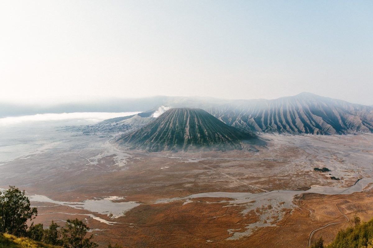 Claudioula's tweet photo. How to plan a hiking trip to Mount Bromo, Indonesia >>> https://t.co/UjKkwW4Sju #travel #ttot https://t.co/3pQfW39z6N