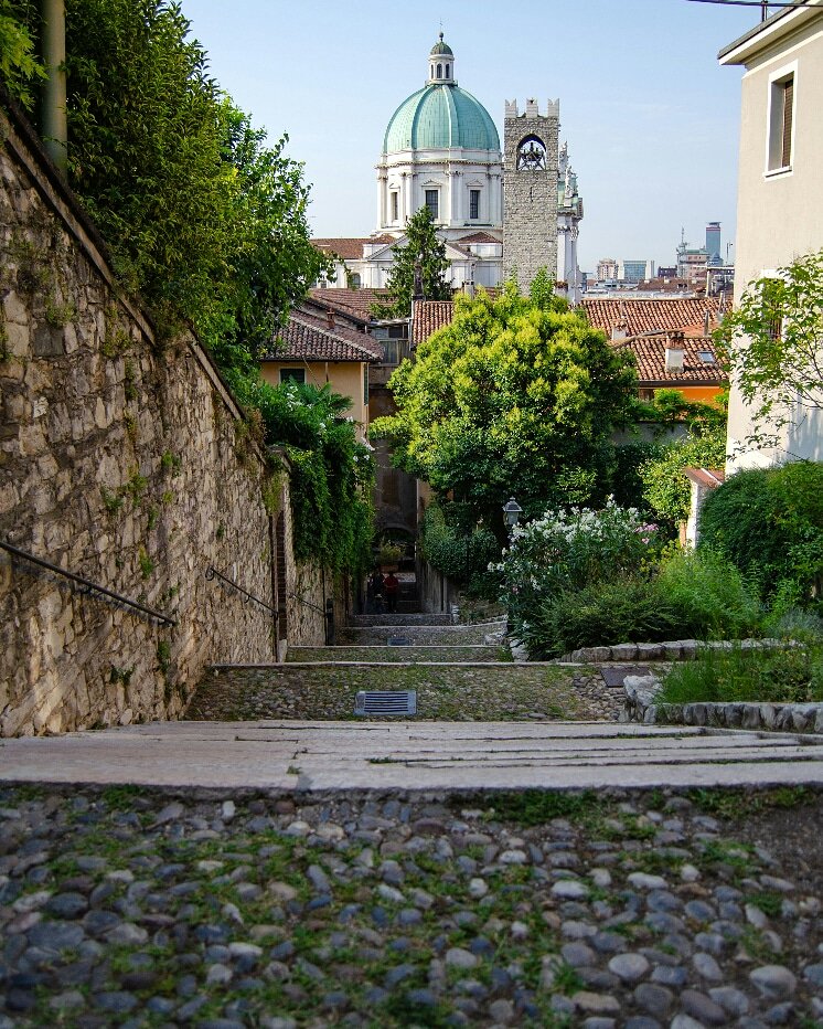 _Reikaru_'s tweet photo. This morning we came back home after a few days spent in Brescia and surroundings.
Goodbyes enchanted view, see you soon.
#travel #photography #SundayMorning #22Juli https://t.co/G1CnDZ04rE