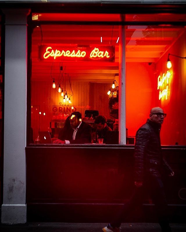 heyitsadrianlee's tweet photo. Londoner
.
.
.
.
.
#photosbyadrianlee #photooftheday #justgoshoot #createcommunes #wonderful_places #hypebeast #stayandwander #instagoodmyphoto #cityunit #bestvacations #worldnomads #visualambassadors #exploretocreate #instagood10k #visualsoflife #travel… https://t.co/1Fr8sF4ozv https://t.co/Pu5chym4bR