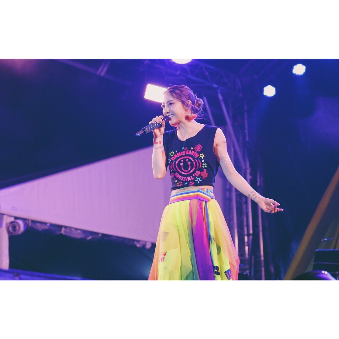 Shizuka198836's tweet photo. ✴︎✴︎✴︎
"Take it easy"
たまには甘えて
身を任せてみるのも悪くない。
そう思わせてくれて
ありがとう。
これからも私は
どんな時も君と歌になる。
世界中へこの想いが届くまで…
@ dance_earth_party_official
#DANCEEARTHPARTY
#DEP
#Dream_Shizuka
#DANCEEARTHFESTIVAL2018
#DEF18
#memory https://t.co/YjxAKehSkT