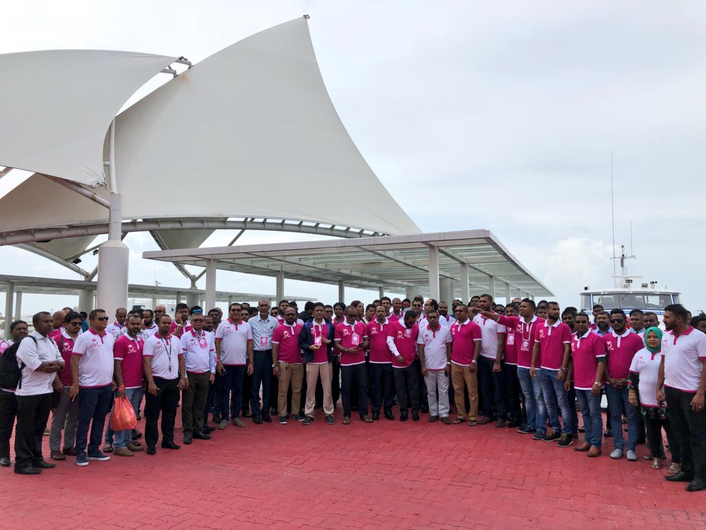 ahmed_nihan's tweet photo. #RaeesYameenDrShaheem2018 Team, Hulhumale’ ga Dhiriulhuvaa Atoll thakuge Raiyyithunnah Re-Registration gai eheetheri ve dhinumah miadhu Hulhumale’ Geybisse thakah ziyaaraiy kuraane. https://t.co/asSBY0qXEv