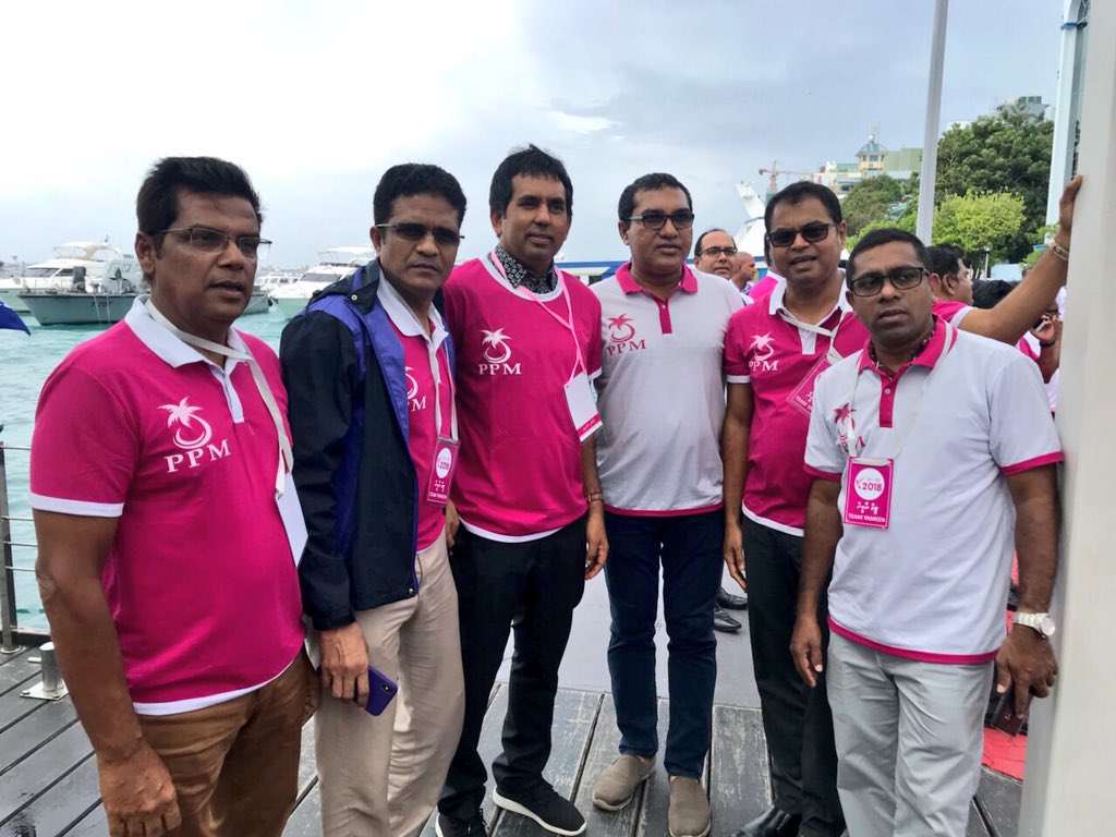 ahmed_nihan's tweet photo. #RaeesYameenDrShaheem2018 Team, Hulhumale’ ga Dhiriulhuvaa Atoll thakuge Raiyyithunnah Re-Registration gai eheetheri ve dhinumah miadhu Hulhumale’ Geybisse thakah ziyaaraiy kuraane. https://t.co/asSBY0qXEv