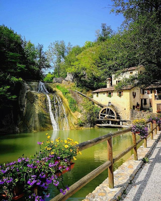 Come trascorrerete questa calda e soleggiata domenica di luglio? 
Questa foto del Molinetto della Croda è di @quellosbagliato
Selezione <a href="/penny_ele/">Elena</a> 
#igerstreviso ift.tt/2mz1YJm