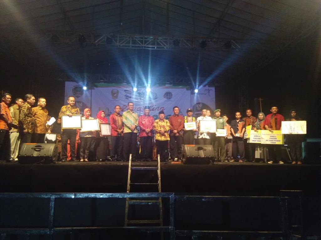 titik_endri's tweet photo. Selamat dan sukses Awarding Desa
Mawa Cara Kabupaten Madiun Tahun 2018,salah satu upaya penghargaan terhadap kinerja Pemerintahan Desa
#KunjunganKomisiVNgrotoPujon
#TPPIJatim
#DesaMawaCaraKabMadiun2018 
#tppikabmadiun 
@jokowi
@EkoSandjojo 
@anwsanusi 
@fachrilabalado https://t.co/gPzw65QfRk