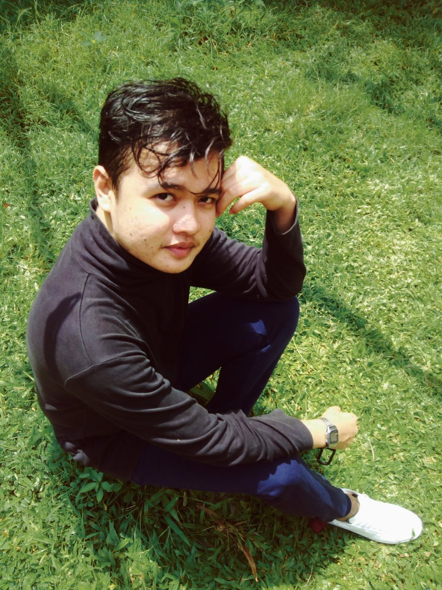 kraiglouie's tweet photo. Dear @UNIQLOPH @regattaclothing #memo ... Wala na ako work next month, baka sakali qualified ako maging model ng clothing brand niyo. 😅😂
#greso #confident #kapalmuks https://t.co/rmxyxtPaPp