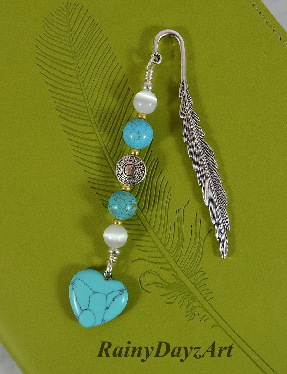 LisaTelquist's tweet photo. Turquoise Heart Tribal Bookmark by #RainyDayzArt https://t.co/UbUWAccuFt #etsy #Handmade #GemstoneBookmark #Turquoisebookmark #Gemstones #booklovergift #Bookwormgift #Giftforher #Teachergift #AmericanTribal #Tribalbookmark #bohobookmark #hippiebook #bookjewelry #Bookaccessories https://t.co/cy0wQbVoHe