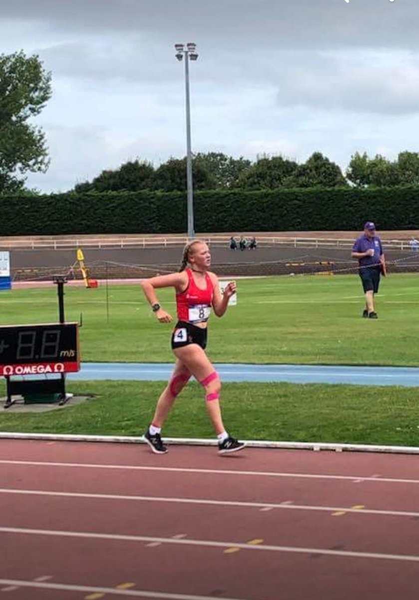 LlandoveryColPE's tweet photo. Kasia did her first Welsh Schools Vest PROUD! She is currently ranked 5th in the U17 3k race walk. Da Iawn Cookie 🍪👏🏼👏🏼💪🏼👏🏼👏🏼 https://t.co/IJeYLt6N0C