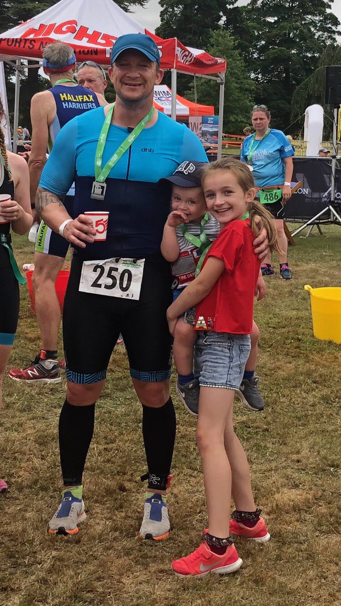 BenFromLeeds10's tweet photo. Thank you to the wonderful staff at @CastleTriathlon Castle Howard yesterday.... gave both my kids medals as they came with me through the finishing line.
Was a lovely ending to a brutal Sprint + race.
#tritalk
#uktrichat https://t.co/qqjlXqoYyd