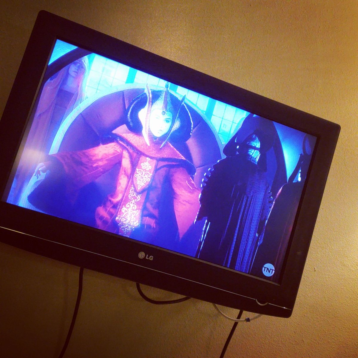 SalIMakeMusic's tweet photo. HOTEL STAY SCORE.
#ThePhantomMenace #StarWars #CommunicationDisruption https://t.co/TIPXiDzSmF