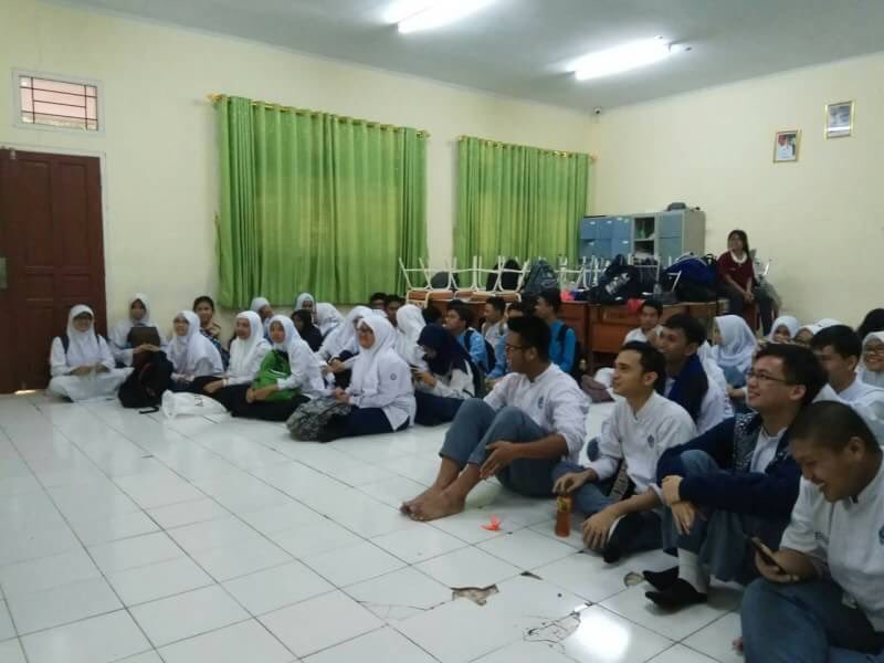 JapanClubMzr's tweet photo. Lanjut lagi dengan kegiatan Open House pada Jumat, 20 Juli 2018 di kelad XI IPA 4. Kegiatan ini bertujuan untuk menyambut anggota-anggota baru, yakni adik-adik angkatan 33.

Sekian dari #allen

またね！ https://t.co/Q84S6ns6Z3