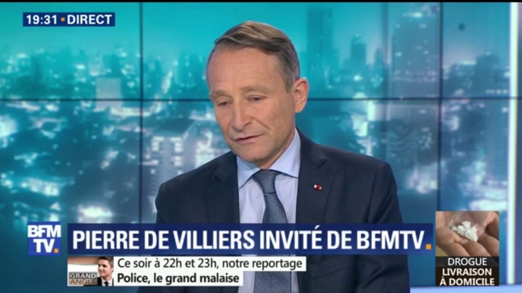MRigalon's tweet photo. Le Général Pierre de Villiers a expliqué aujourd’hui à BFMTV qu’il avait dû donner les codes nucléaires à Alexandre Benalla lors de sa première rencontre avec le proche du président.

Une information qui relance toutes les théories sur les raisons de la protection du personnage https://t.co/I16I6eJxAr