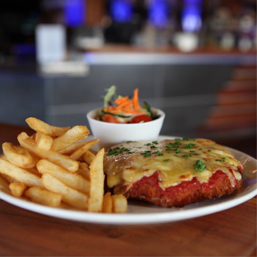 SportysBarArena's tweet photo. Parmies taste better with live footy! Watch Port take on GWS live today from 4:10pm.
#AFLPowerGiants #ArkabaHotel #Adelaide @ArkabaHotel https://t.co/tJoOMlPnc3