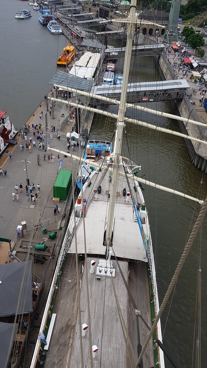 Tobias_Gudat's tweet photo. View from the #rickmer #rickmers Hamburg https://t.co/i1Lu8oAR4C
