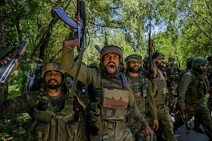 Guru_Burman's tweet photo. #Kulgam
#operationallout2
@adgpi 

👉🙏🇮🇳🇮🇳👍भारतीय सैना नै जबरदस्त हवन किया है । आज #kulgam मै।। 3आतंकि सुअरौ कौ उसमे भस्म किया गया ।।
👉👍🇮🇳🇮🇳जय हिंद लिखकर हवन मै अपना यौगदान दै।। https://t.co/72v5xqi7mS