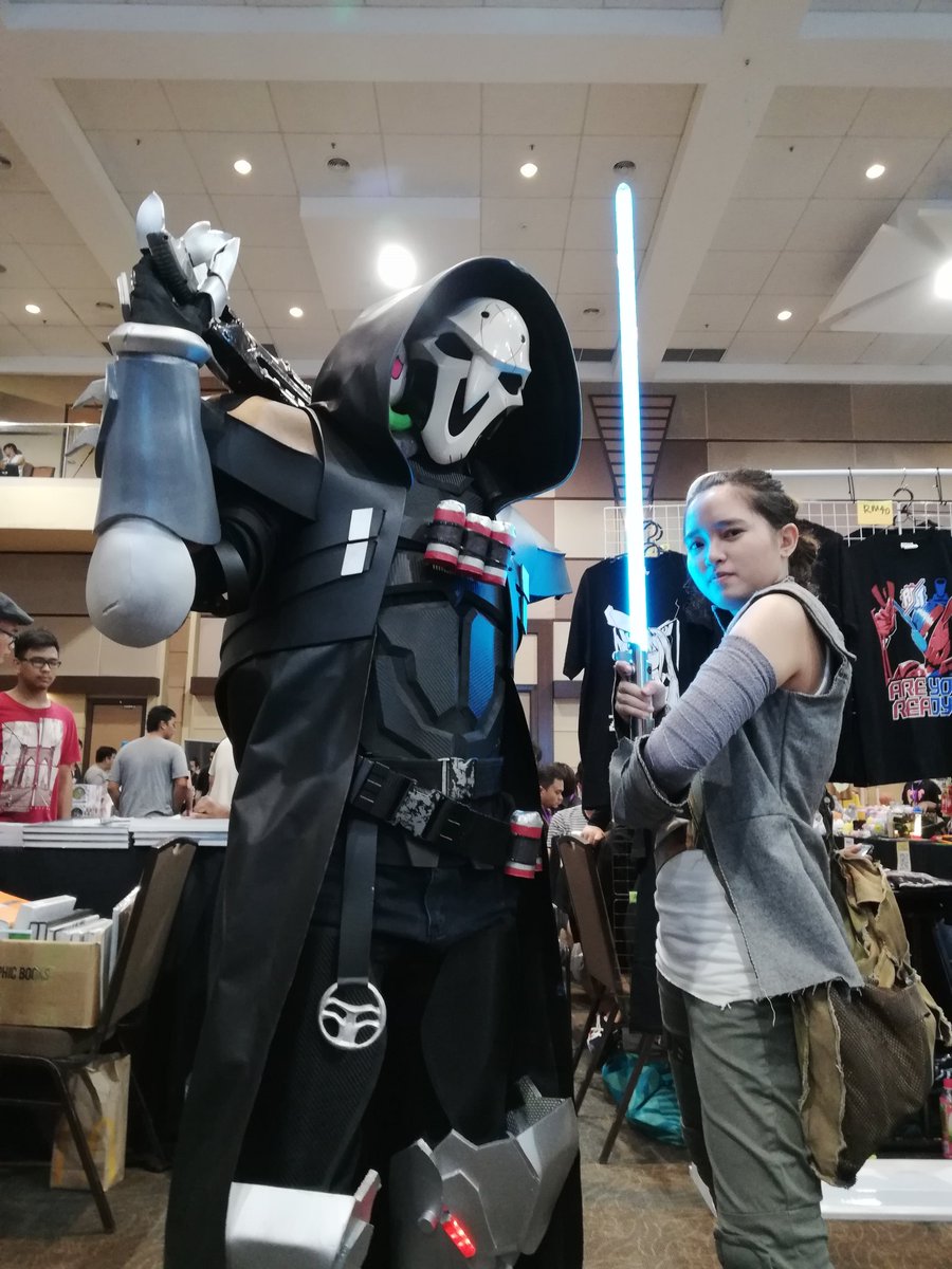 isacchili's tweet photo. I found my friendss. Look at them I'm so amaze 😭😭😭💖💖💖 #VAX2018 #visualartsexpo https://t.co/f17OFSl2vV
