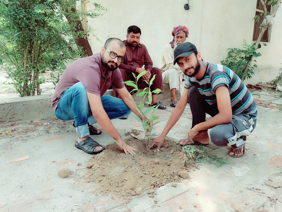 sandhu202's tweet photo. Alhamdulillah! Today we have planted 200 plants at Ismail Markaz
Wish this mission to be continued with more excitement.
#GreenInitiativePakistan
#GIPTeam
@Tloop25 @EoKhan @hrbutt92 @MithoMessi @maqabaig https://t.co/U0zDqebRQj