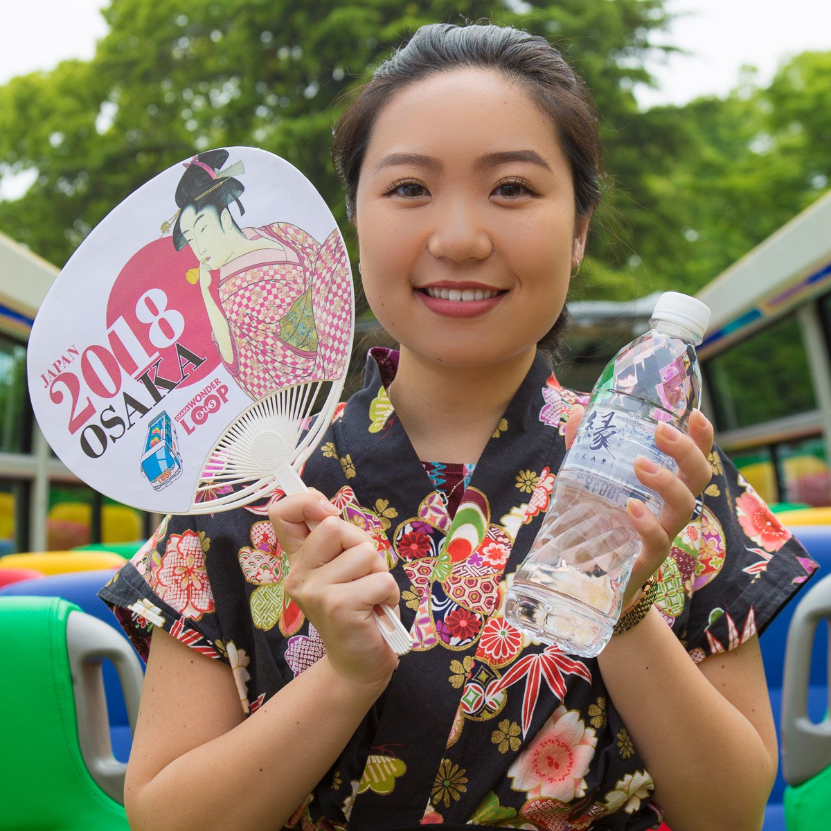 OsakaWonder's tweet photo. #OsakaWonderLoopBus #OpenTop! We are having a hot summer here in #Osaka, but chilled bottled water and hand are available on both buses! Thank you for #sightseeing with us!
#Japan #thingstodoinosaka #hoponhopoff #loopbus #love #travel https://t.co/g3iziHM7hI