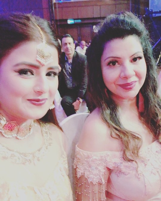 Aakanksha_2439's tweet photo. Awards Night 🎉🎊 
#malaysia #malaysiadiaries #awards #stageshow #performance #acchivement #awardfunction #party #sambhavnaseth #aakankshaawasthi @sambhavnaseth https://t.co/5Z0ce0ntqL