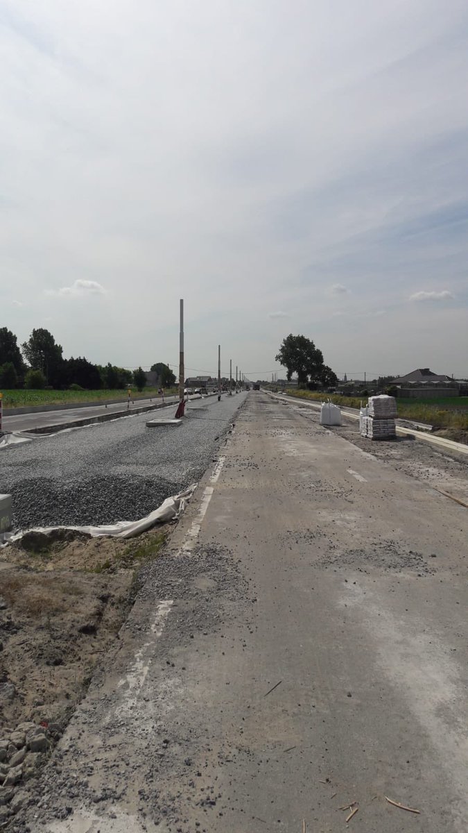 josbergh's tweet photo. Under construction: Tramway poles Neptunus #EQOS#Valmont https://t.co/74Tw4R0OI5